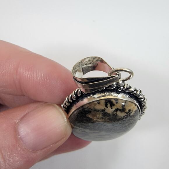 Handmade Silver Pendant with Dendritic Agate Cabochon - Picture 10 of 10